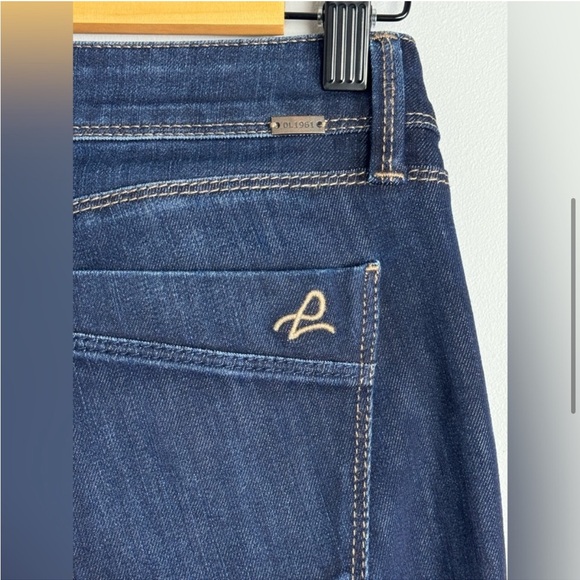 DL1961 Cindy Slim Bootcut in Sonic - Picture 7 of 10